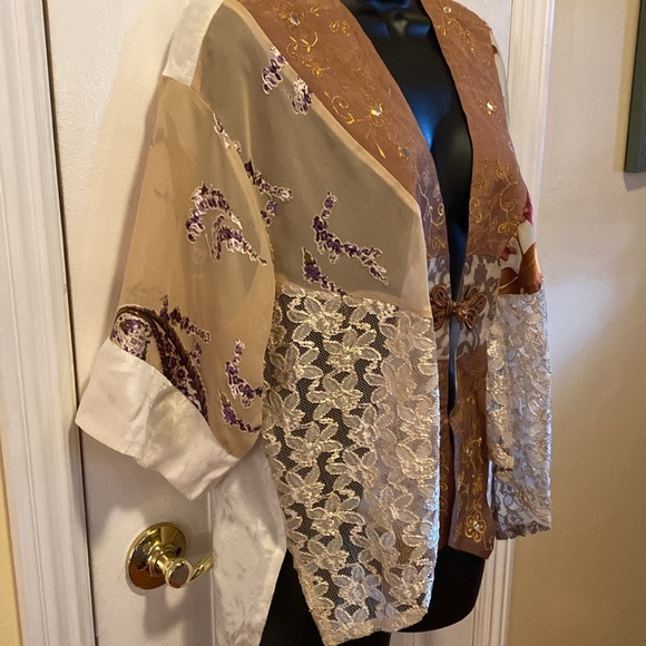 Champagne Collection by All That Glitters Kimono - Picture 5 of 7